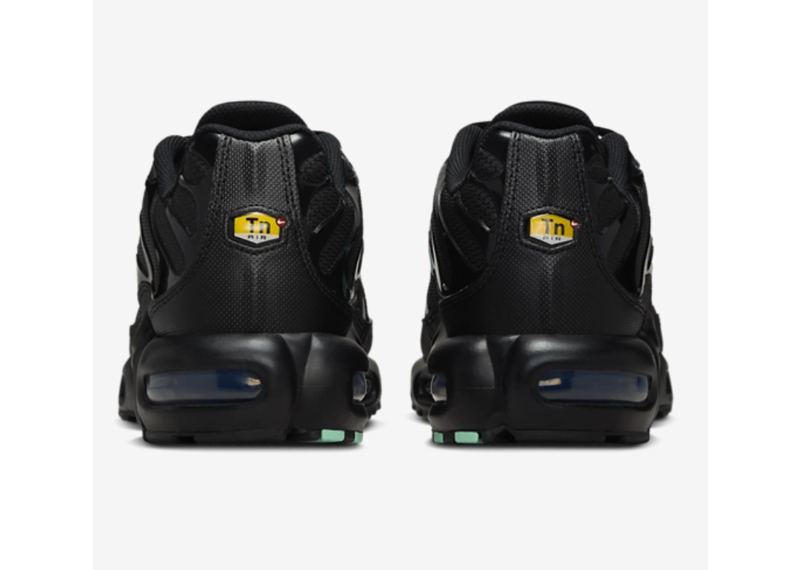 NIKE AIR MAX PLUS BLACK MINT GREEN