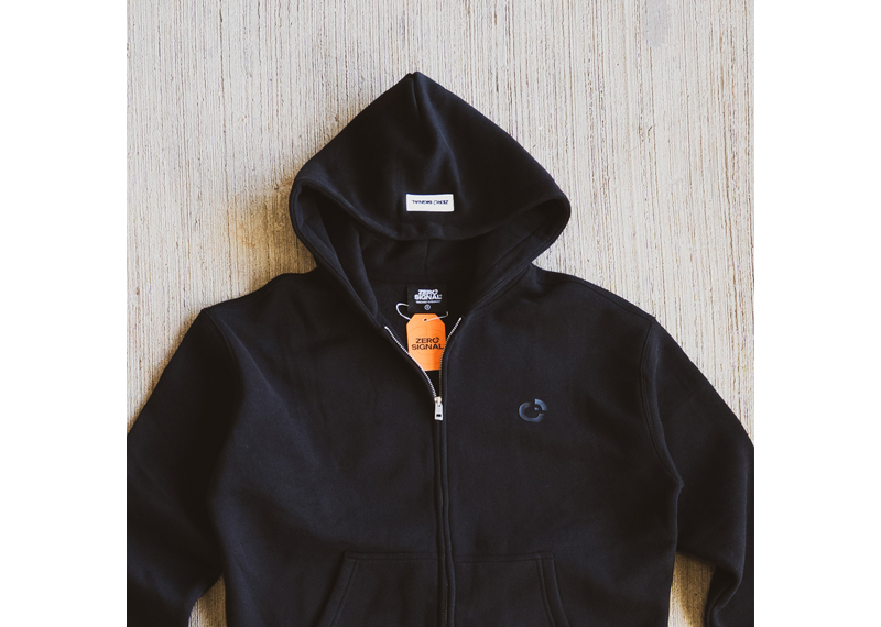 ZERO SIGNAL ZIP-UP HOODIE BLACK